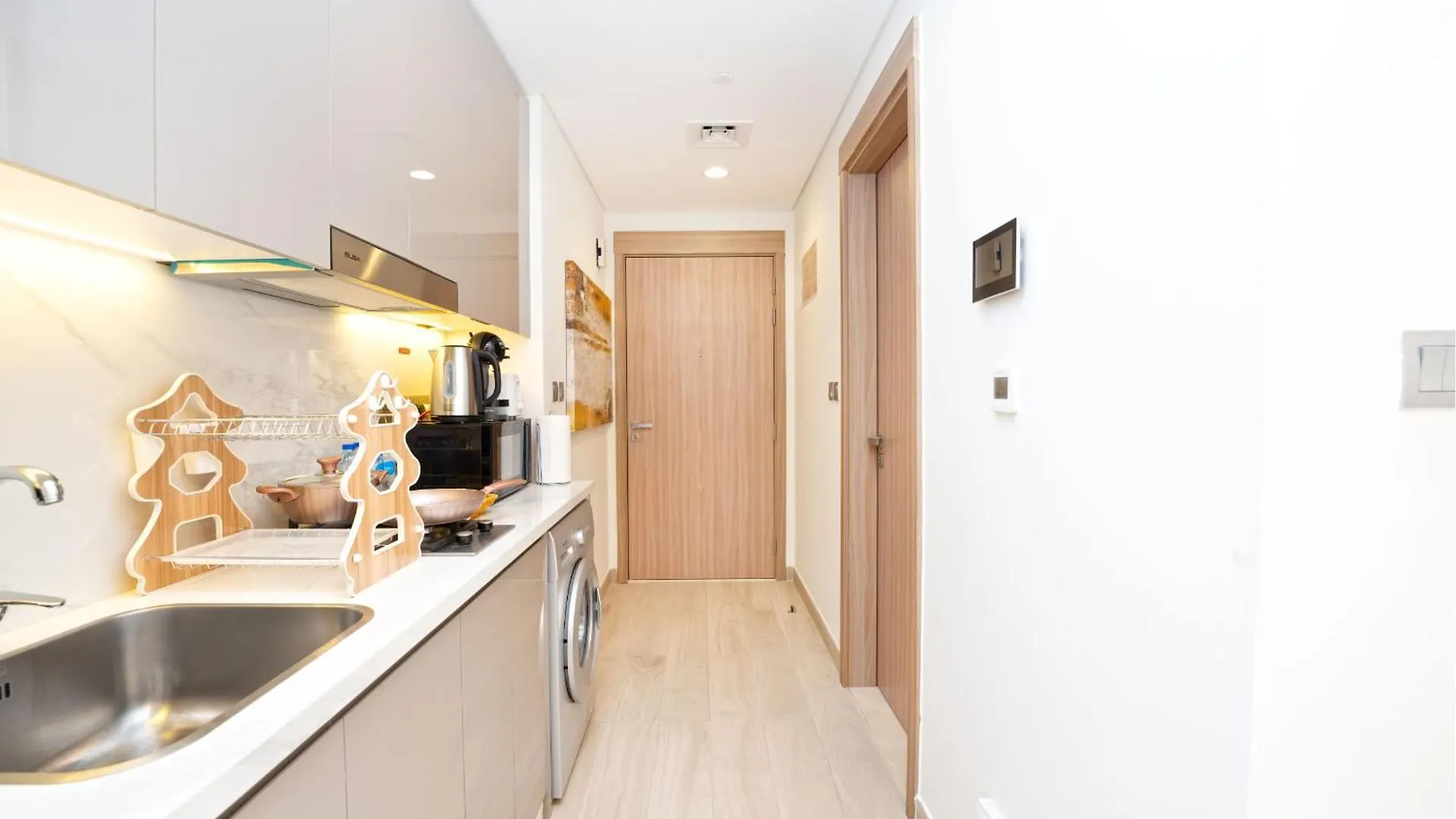 Easygo - Azizi Riviera 9 Bright Studio Dubai Apartment